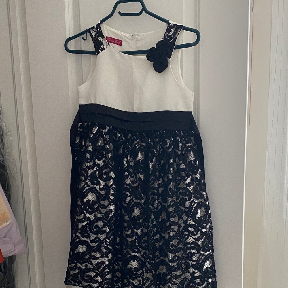 Chic Kids Dress with Black Lace Overlay